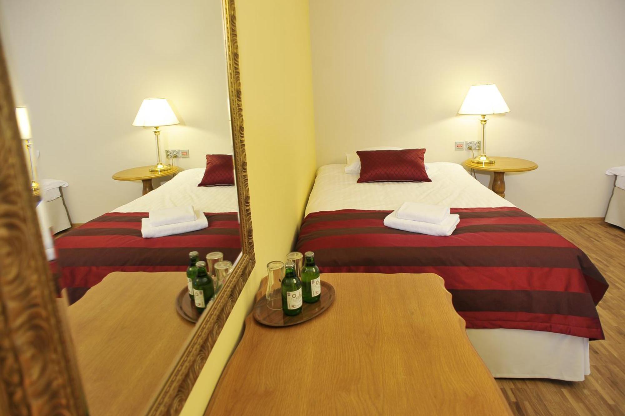 Hotel Mir-Jan Spa Ladek-Zdroj Bilik gambar